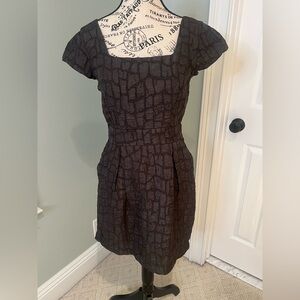 BCBGeneration grey textured cap sleeve mini dress | Size 4 | Pockets | Like New